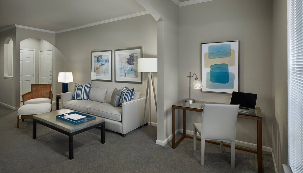 Ratna Turquoise Roseville